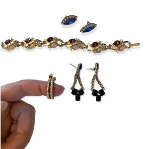 Lot of vintage costume jewelry